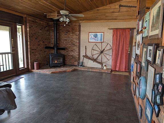 5th image of 29 Brady Ln