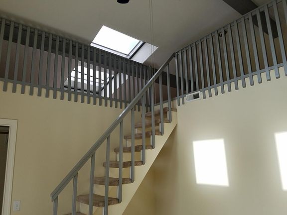 4th image of 5011-13 63rd St