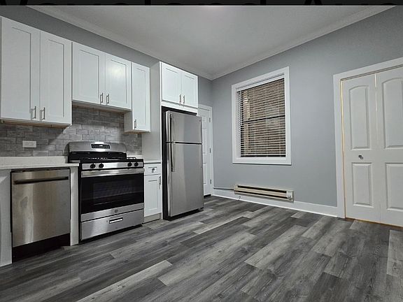 3rd image of 3709 N Fremont St #1D