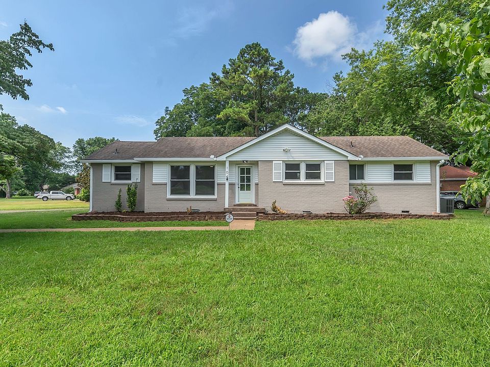 1st image of 104 Belaire Dr