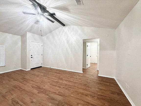 5th image of 941 S Walker St