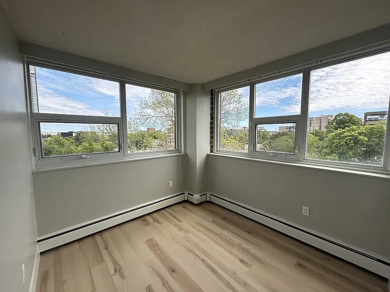 1157 Tower Rd — Photo 44