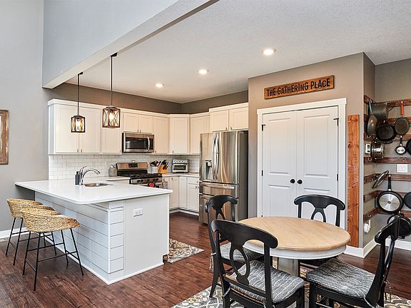 5th image of 2605 SW 23rd St
