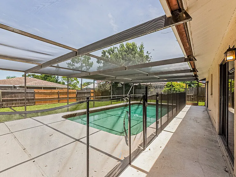 4277 Lancaster Dr — Photo 15
