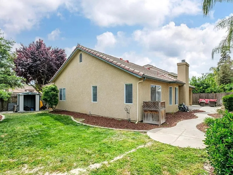 W Calimyrna Ave — Photo 19