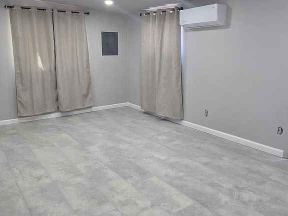3rd image of 2280 E Scenic St