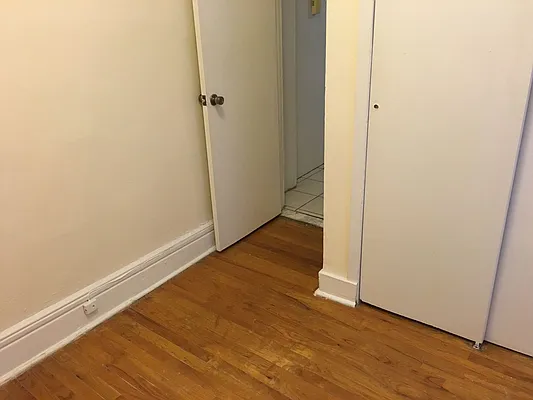 Rented by Chartwell Manhattan Realty | media 42