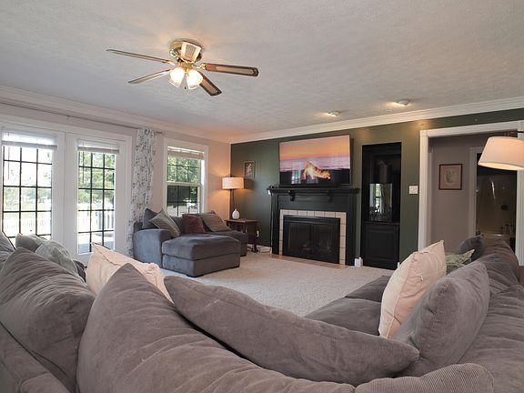 2nd image of 965 E Count Fleet Cir