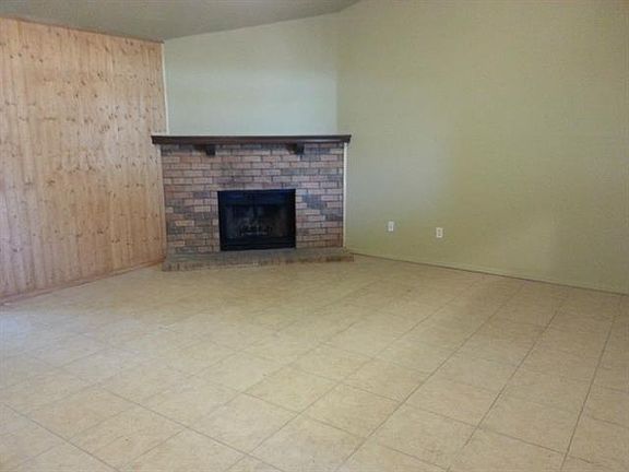 4th image of 7317 Buttonwood Dr