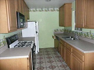 4th image of 12501 Kardeelin Ct