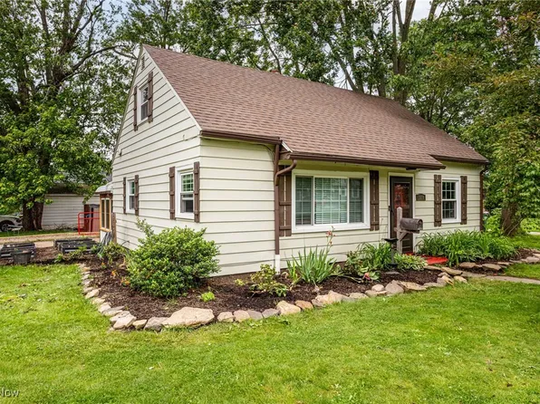 1558 9th St, Cuyahoga Falls, OH 44221