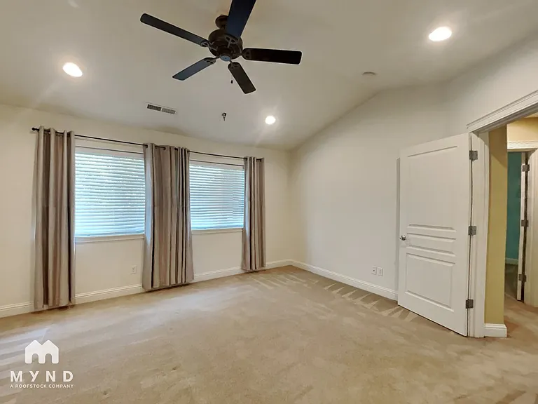 4698 NE Beaumead Ln — Photo 14