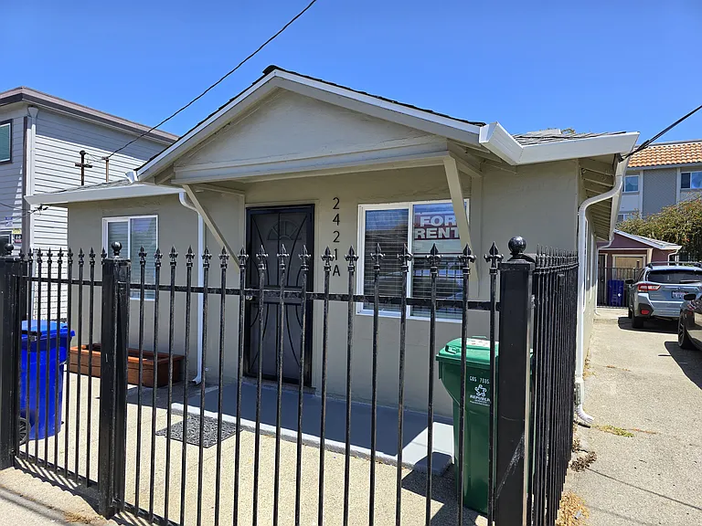2421 Standard Ave — Photo 8