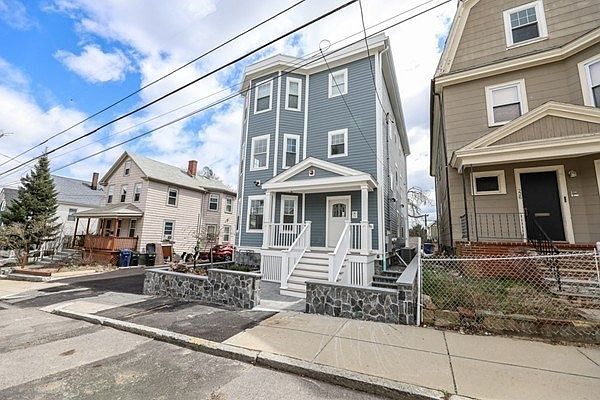 1st image of 222 Roslindale Ave Floor 1