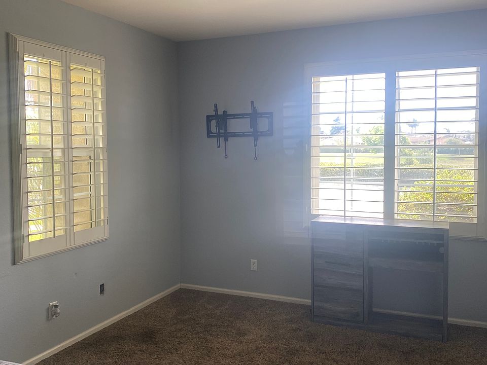 2nd image of 639 E Forbes Pl