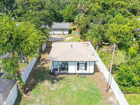 2nd image of 1438 Riverside Dr