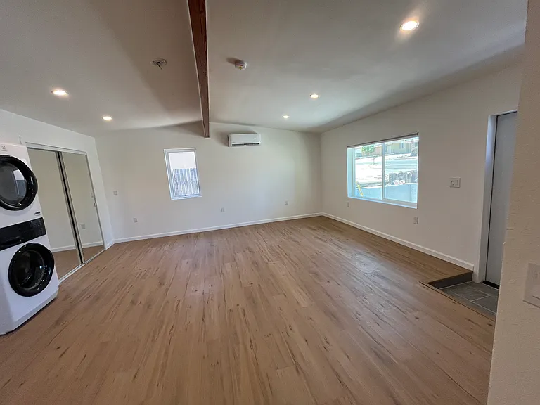 5333 Daisy Ave #B — Photo 5