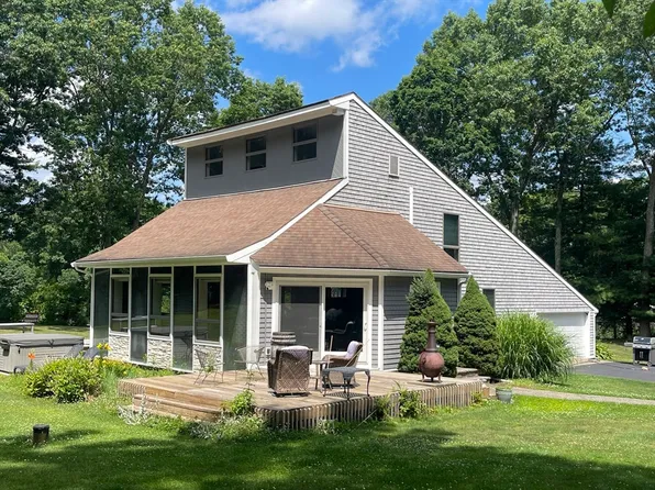 6 Leonard St, Lakeville, MA 02347