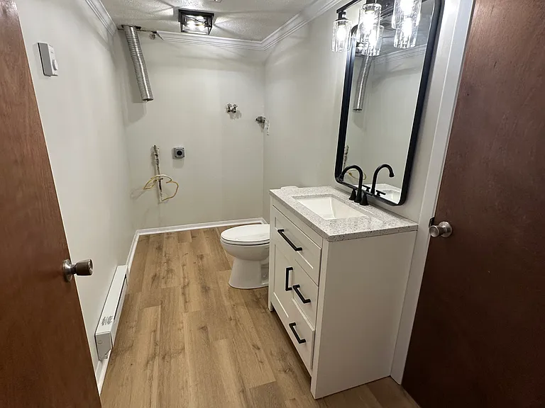 770 Woodside Ave — Photo 12
