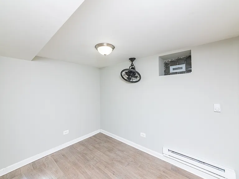 1431 W Flournoy St #G — Photo 10