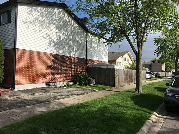 3rd image of 9143 Hollyberry Ave