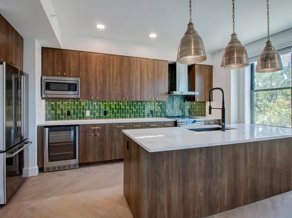 410 W University Ave #302, Gainesville, FL 32601