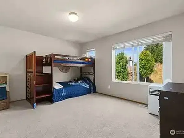 1303 Sinclair Dr, Dupont, WA 98327
