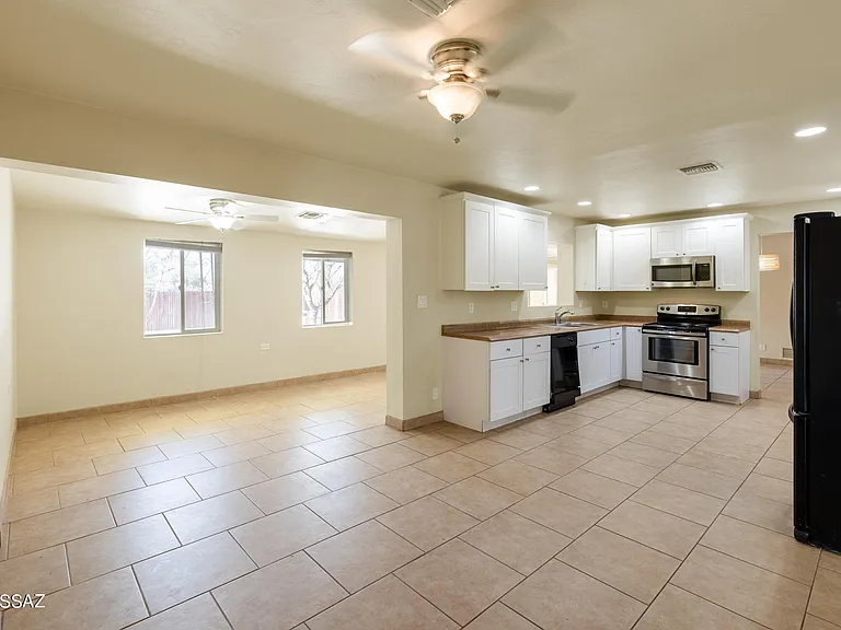 821 N Corinth Ave — Photo 11