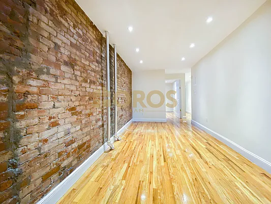 Rented by City Connections Realty | media 9