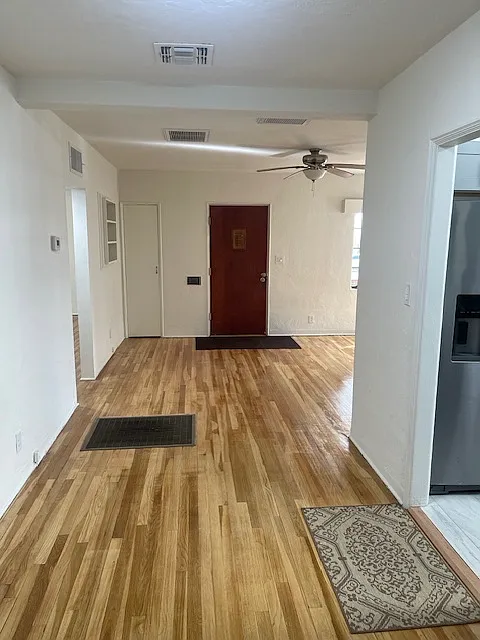 3 bed, 1200 sqft, $1,800 — Photo 4