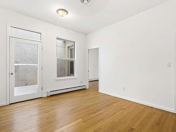 5th image of 174 Douglass St #1
