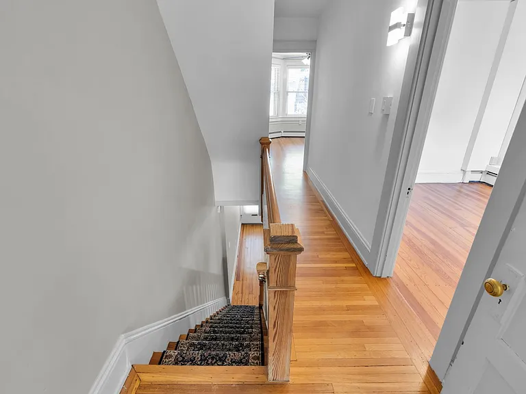 42 E Wall St — Photo 9