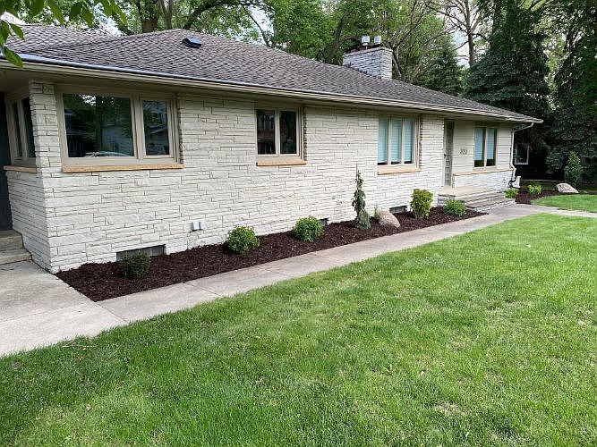 1st image of 320 N 9th St