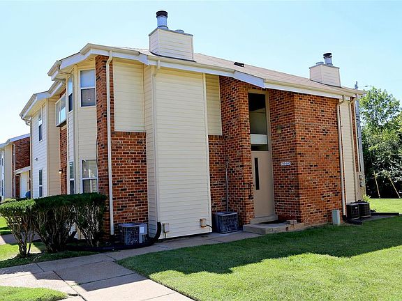 2nd image of 708 Materdie Ln APT B