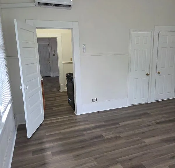 716 E Guenther St #B — Photo 4