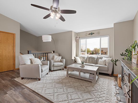 5th image of 4007 Grapevine Ln