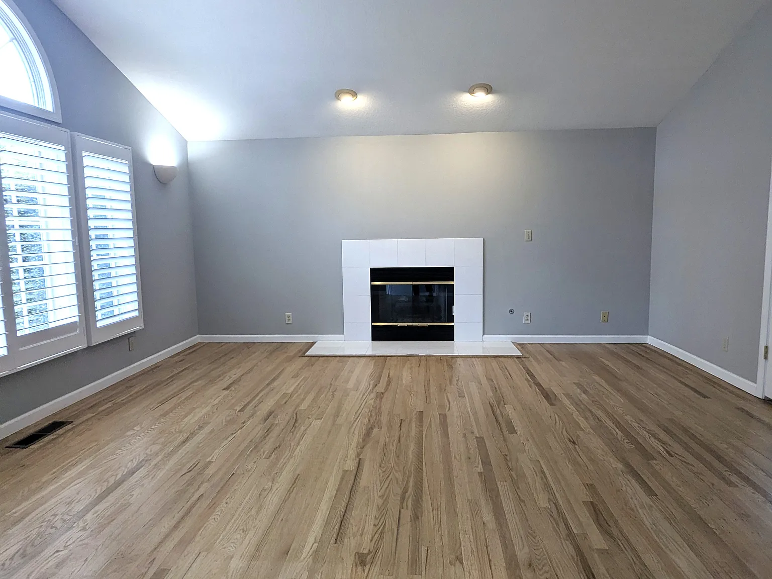 4 bed, 2298 sqft, $6,490 — Photo 4