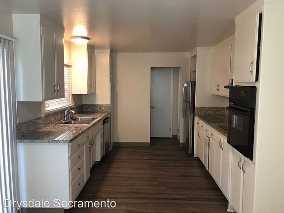 3rd image of 3629 El Camino Ave