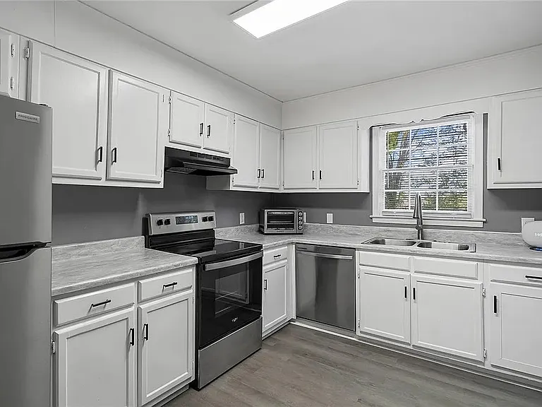 119 Freedom Dr #4 — Photo 10