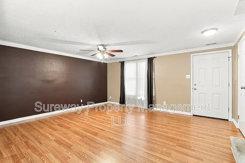 3 bed, 1.5 bath, 1120 sqft, $2,650 — Photo 4