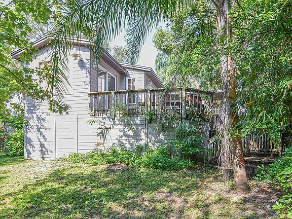 3rd image of 1601 Aletha Dr