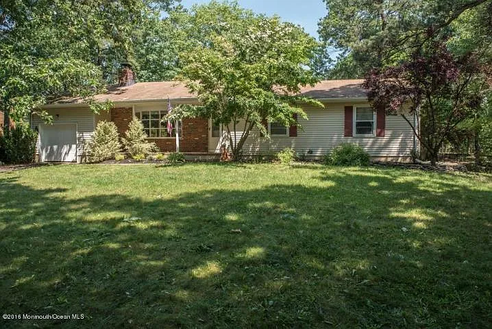 656 W Commodore Blvd photo 1