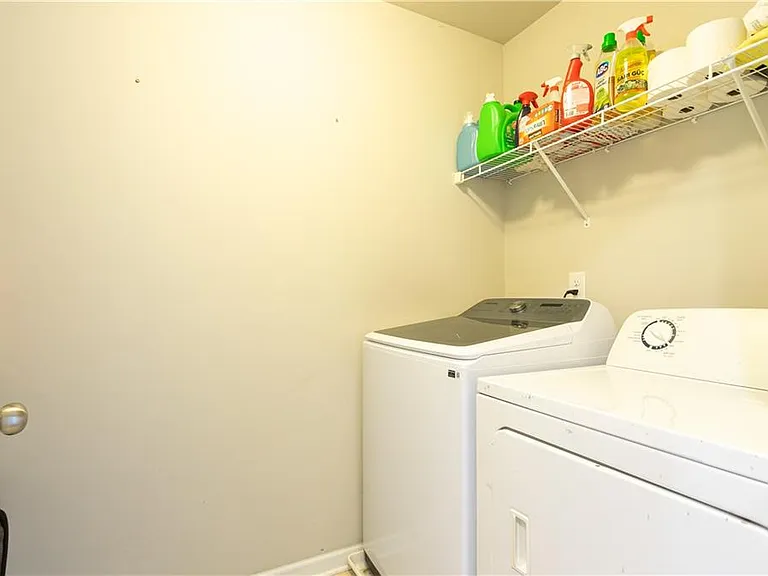 302 Pebblestone Ln — Photo 23