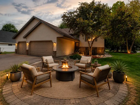1449 Aretz Ct, Victoria, MN 55386