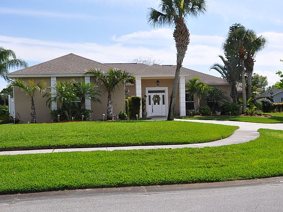 2nd image of 1880 Fox Bay Dr