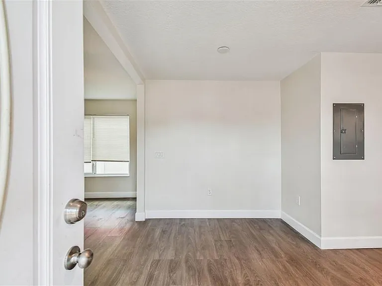 650 E Tarpon Ave #C1 — Photo 4