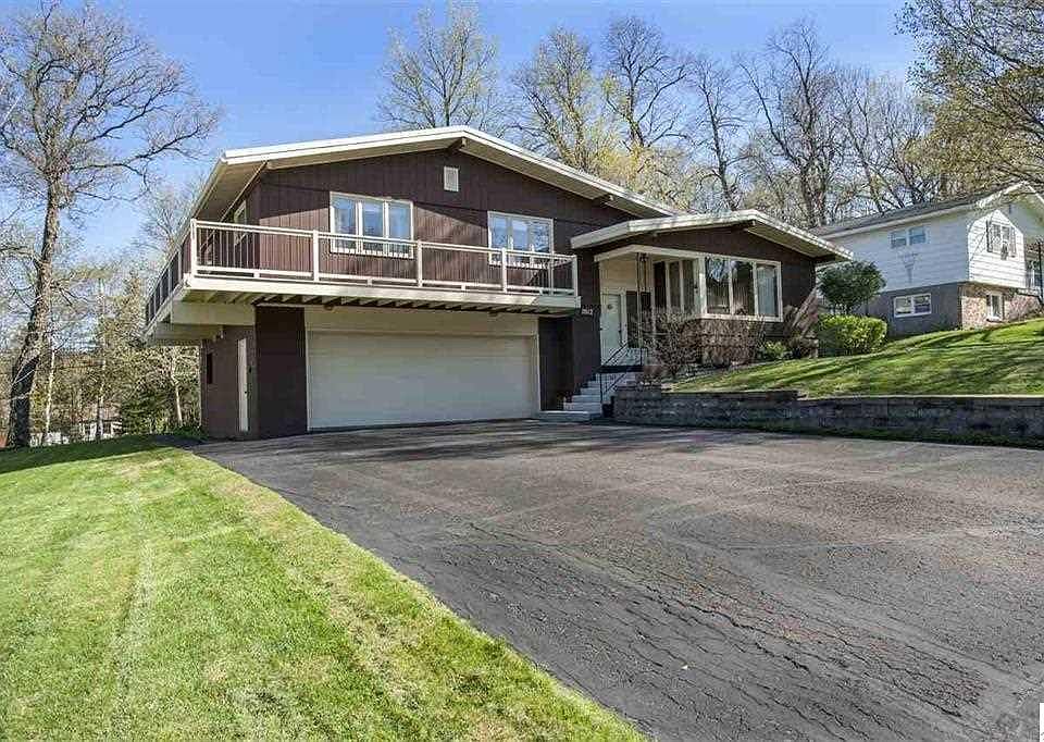2nd image of 1012 Berwick Ct
