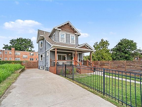 3rd image of 3012 Flora Ave