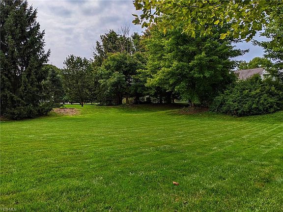 4th image of 5058 Lakeside Ct