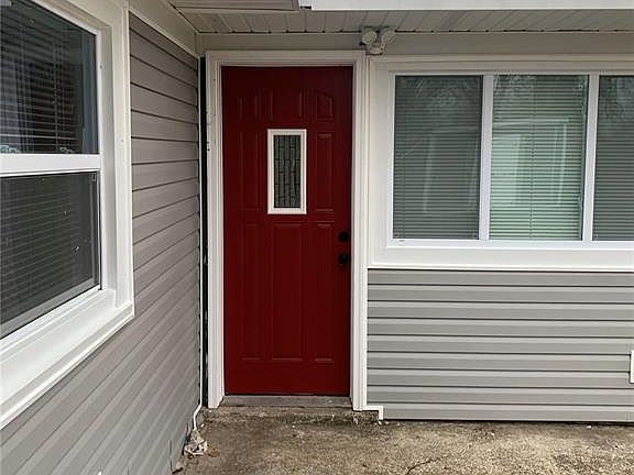 4th image of 52 Marquette Dr